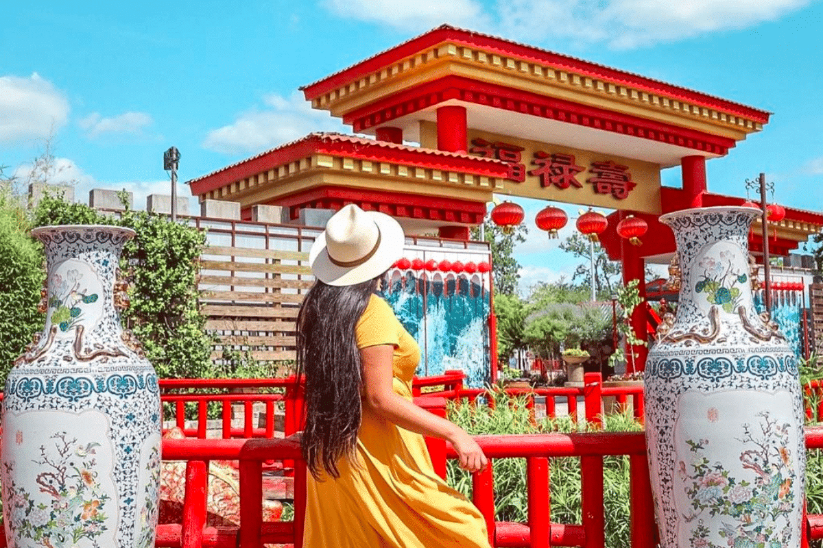 There's An Enchanting Chinese Culture Attraction Park In Houston