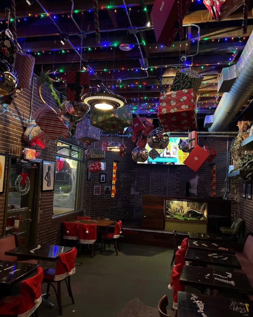 13 Fantastically Festive Bars In Houston To Visit This Holiday Season
