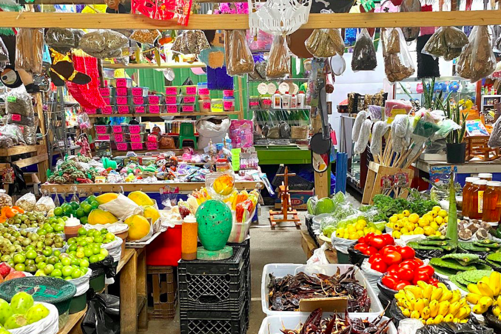 Enjoy Unreal Street Eats, Mexican Crafts, And More At This Authentic Farmers Market