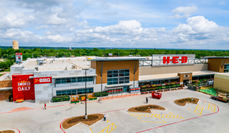 New Texas H-E-B Features Multi-Level BBQ Restaurant And Home Department