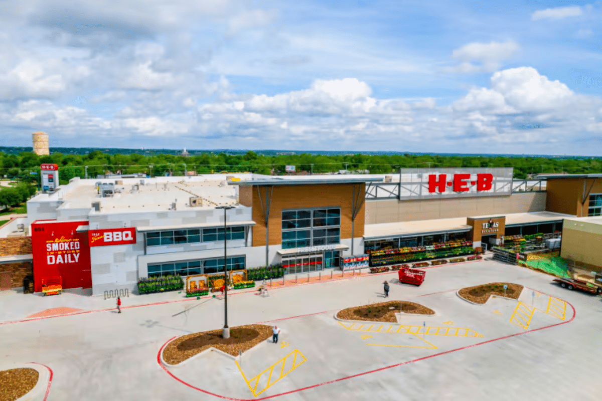 Multi-level H-E-B opens in west Austin