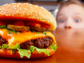 Texas Toddler Orders 31 Cheeseburgers Off Mom’s Phone