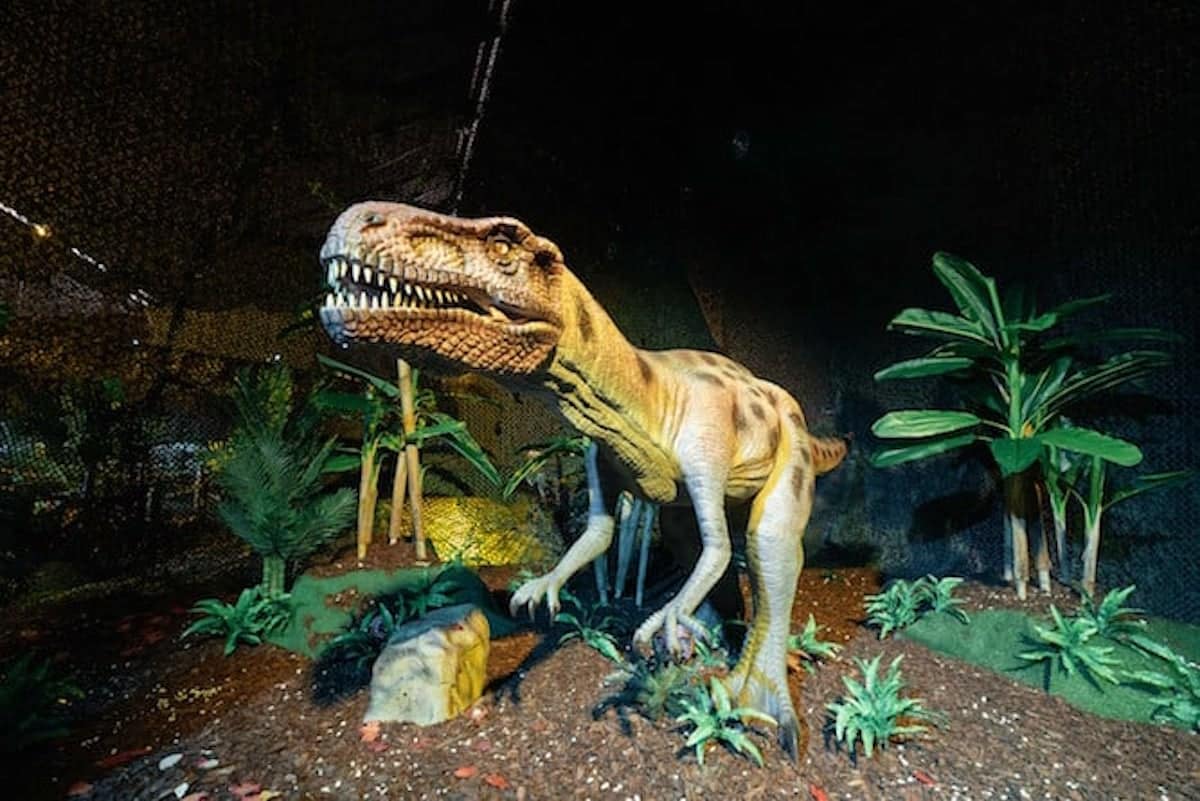 Dinos Alive: An Immersive Experience 