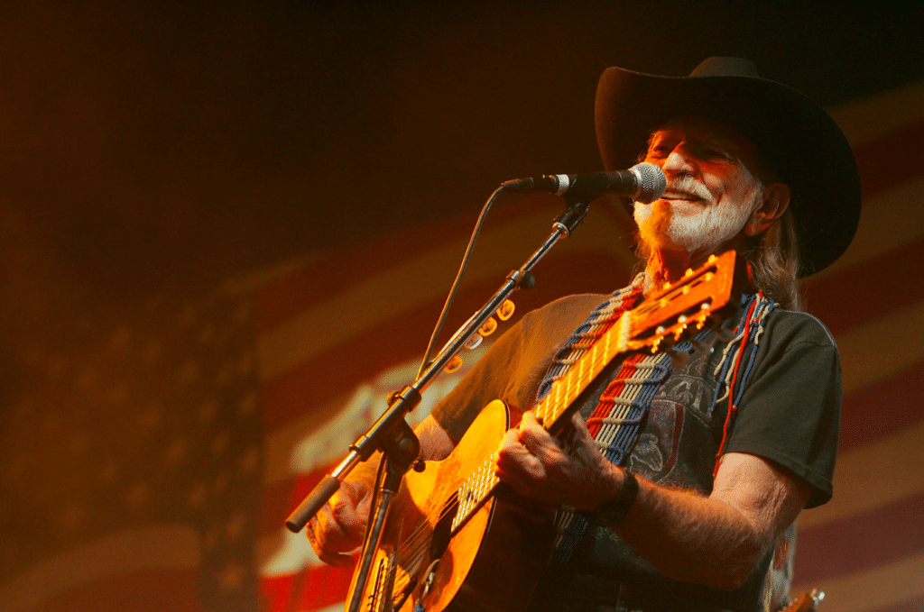 Willie Nelson To Be Inducted In Rock & Roll Hall Of Fame